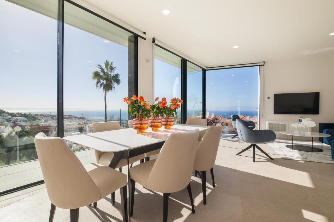200m² New B With Private, Heated Pool And Amazing Ocean View. Willa Costa Adeje (Tenerife)